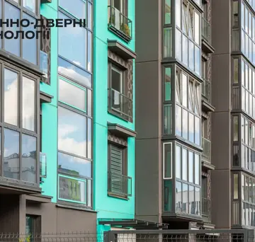 Різновиди балконів і лоджій та їх скління