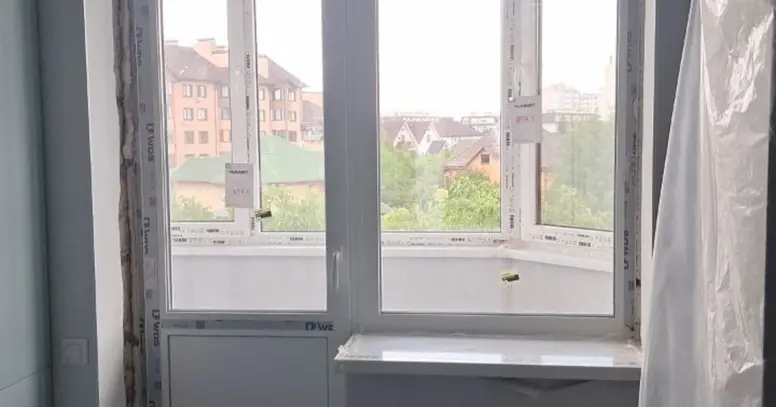 Новий балконний блок із дверима та еркерним склінням у Софіївській Борщагівці