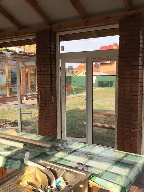 Скління альтанки Рехау 60
