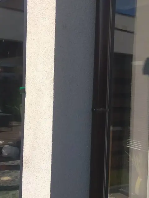 Кутове скління веранди з профілю Rehau Euro 60 у кольорі антрацит