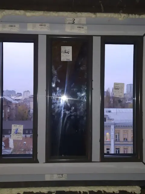 Вікно WDS 8S з двостороннім фарбуванням профілю, прихованою фурнітурою WinkHaus та теплим монтажем.